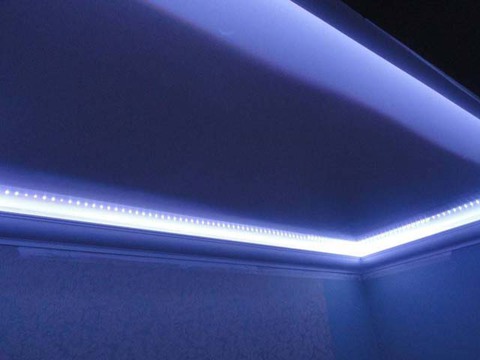 Варианты светодиодной подсветки для натяжных потолков