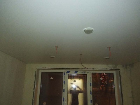 Сделать в Белгороде самый практичный вариант натяжного потолка - одноуровневый. Компания ОЛИМП